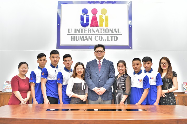U INTERNATIONAL HUMAN ĐÓN TIẾP HỌC VIÊN TỪ TRƯỜNG TRUNG CẤP HUYỆN LỤC YÊN, TỈNH YÊN BÁI