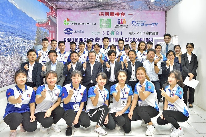 NGHIỆP ĐOÀN FM VÀ CÁC DOANH NGHIỆP TỈNH HIROSHIMA, NHẬT BẢN ĐẾN THĂM VÀ TUYỂN DỤNG NHÂN SỰ TẠI TRỤ SỞ CÔNG TY U.I.H.