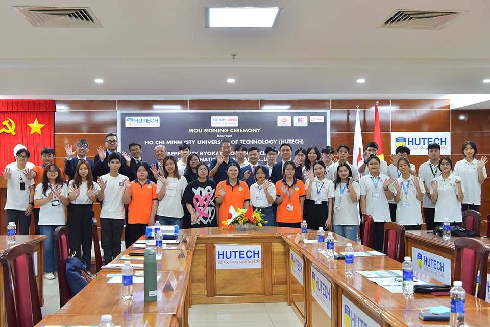 U.I.H. cùng Hiệp hội liên đoàn khách sạn lữ quán thành phố Beppu và Đại học Công Nghệ TP.HCM (HUTECH)